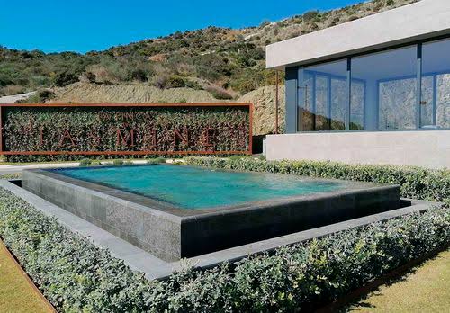 OVERFLOW POOL